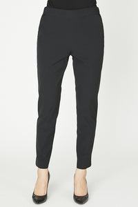 テーパードパンツ