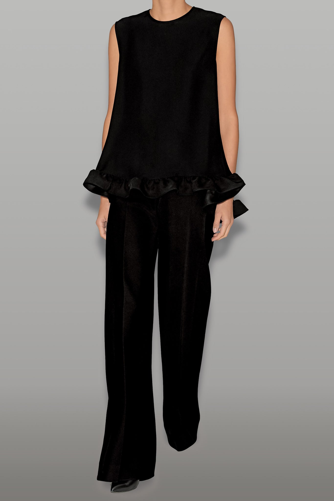 ノースリーブフリルブラウス