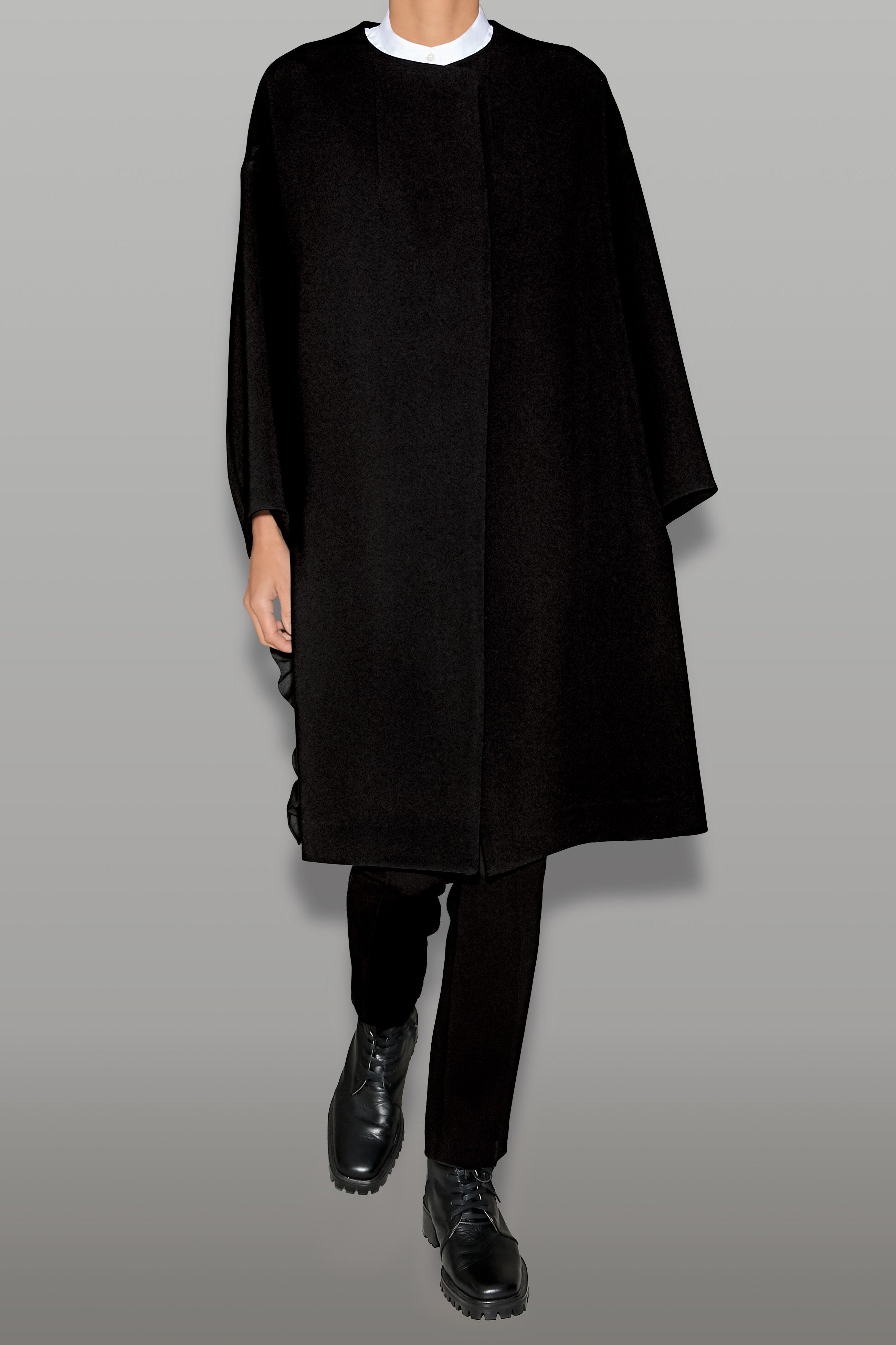 サイドラッフルオーバーサイズコート – YOKO CHAN