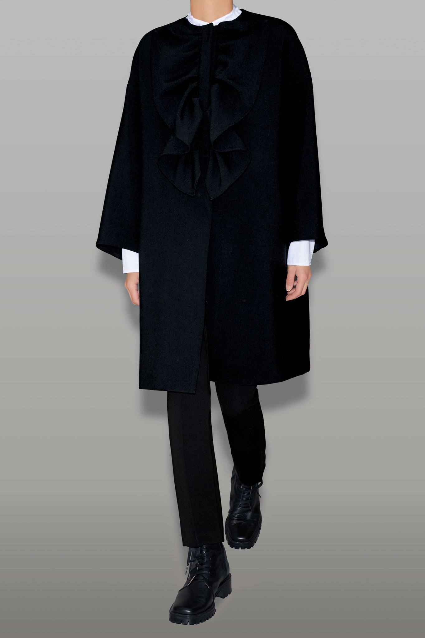 ボリュームラッフルオーバーサイズコート – YOKO CHAN