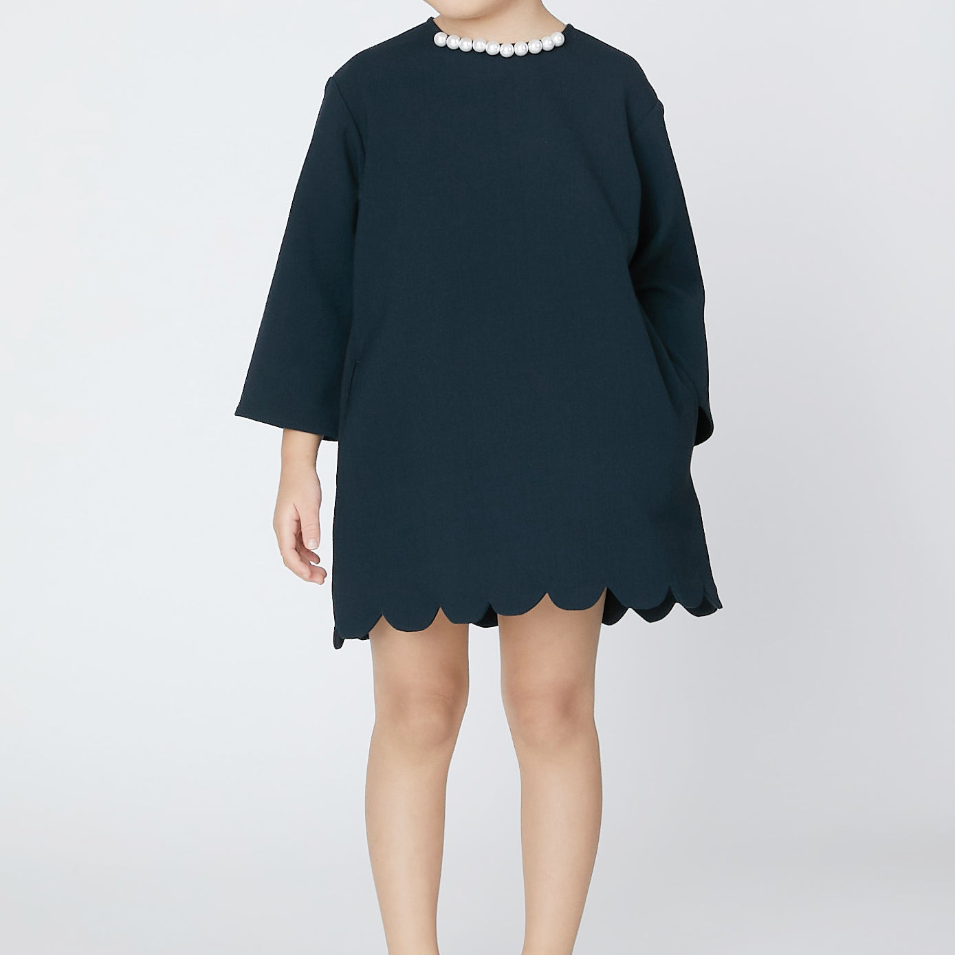 YOKO CHAN せまっ / Back Pearl Hem Scallop Dress
